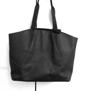 Lululemon on the go tote